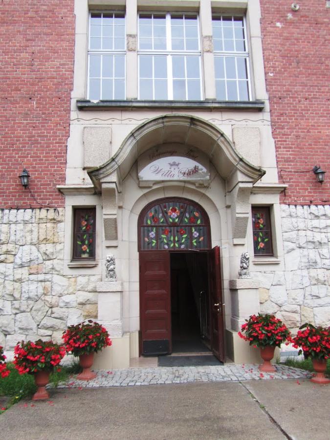 Hotel Willa Park Żagań Exterior foto